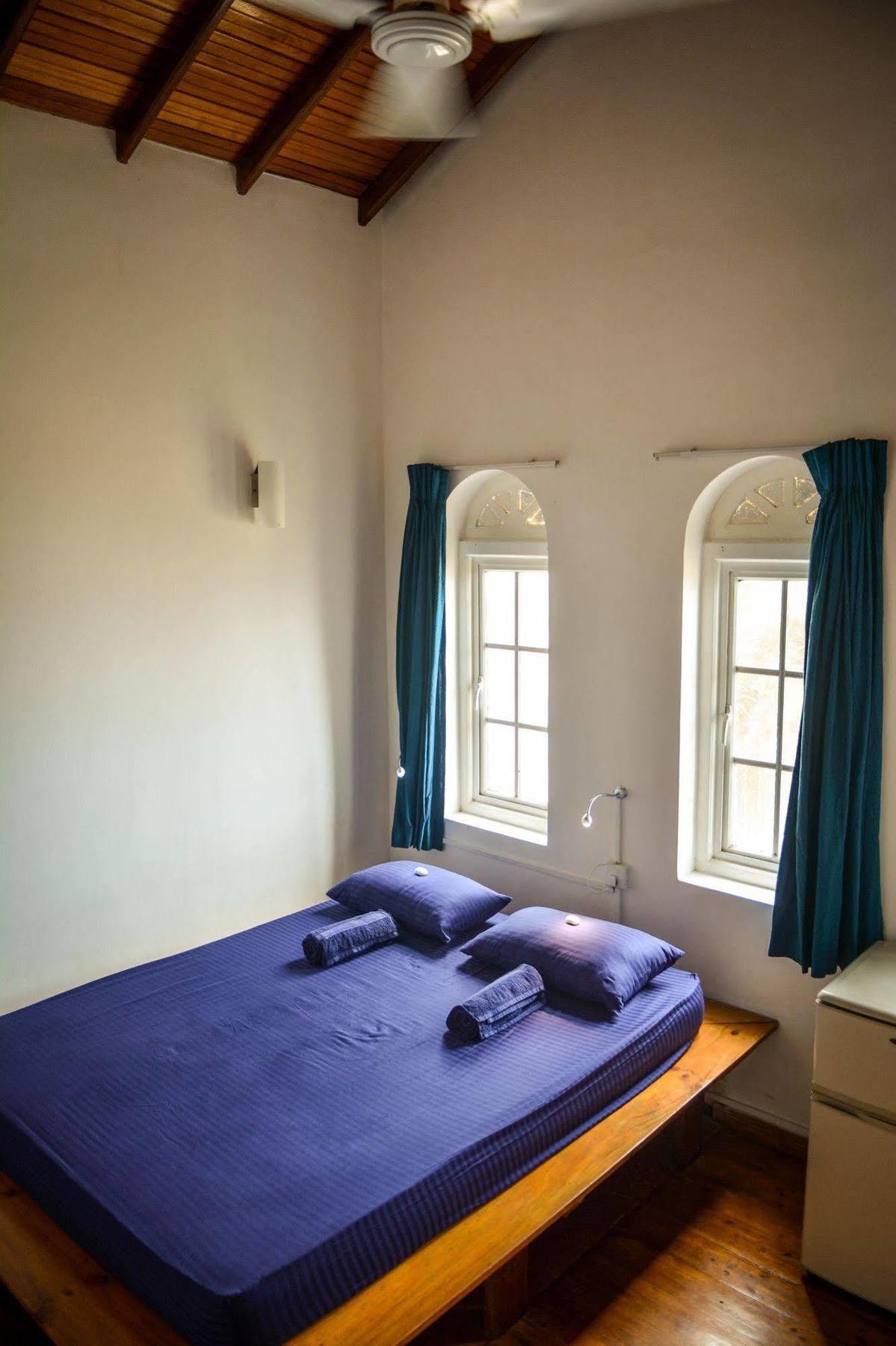 Explore Hostels Negombo Kochchikade Exterior foto