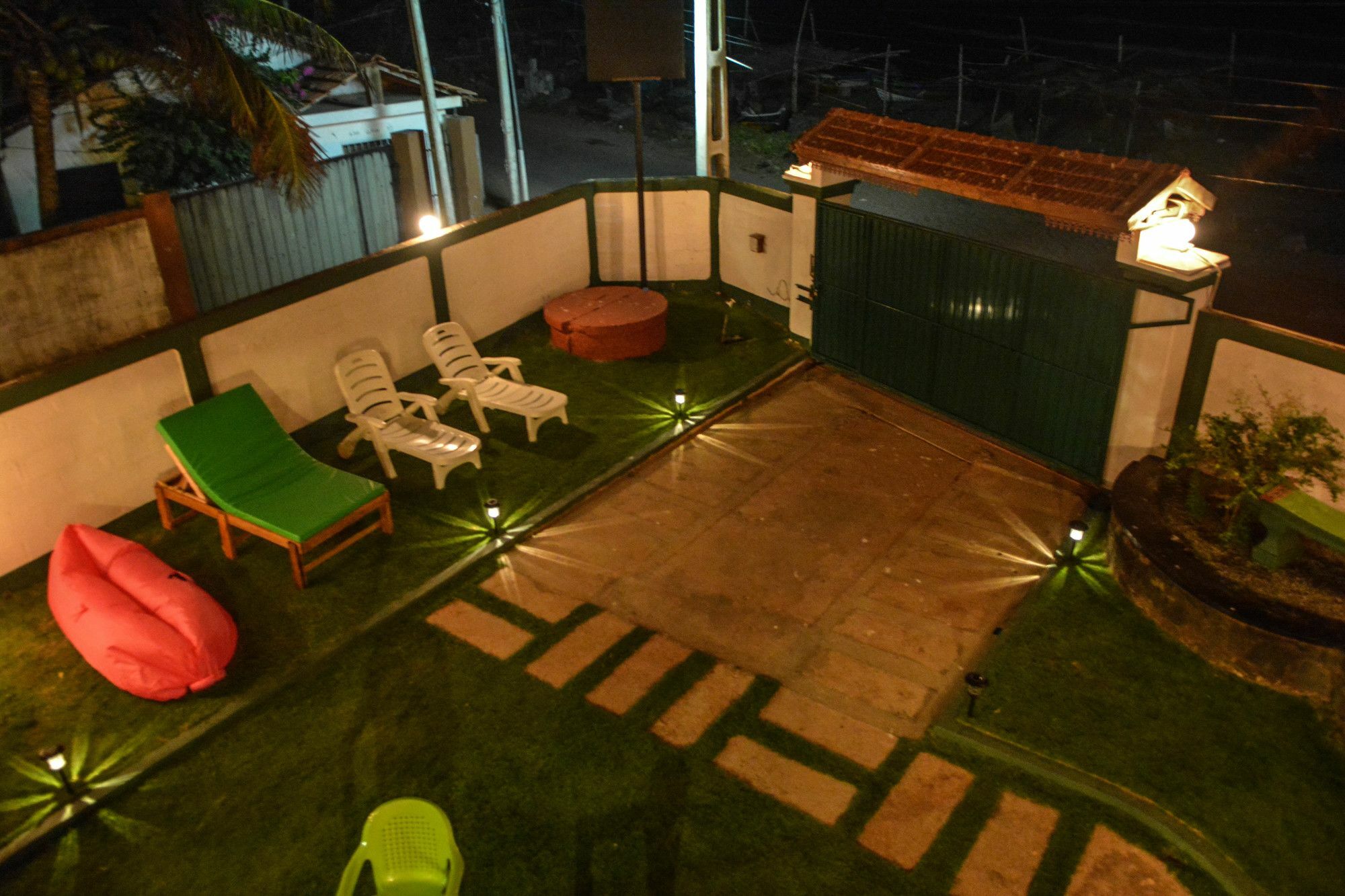 Explore Hostels Negombo Kochchikade Exterior foto